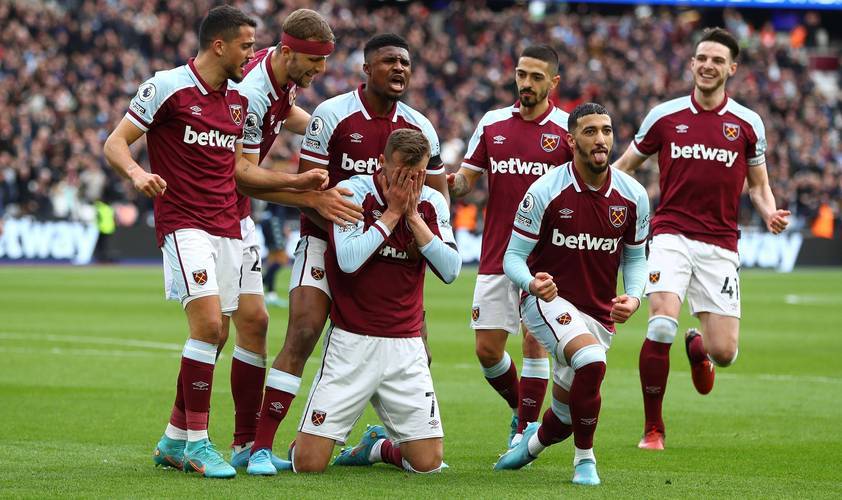 欧冠联赛土耳其球队压倒意大利球队