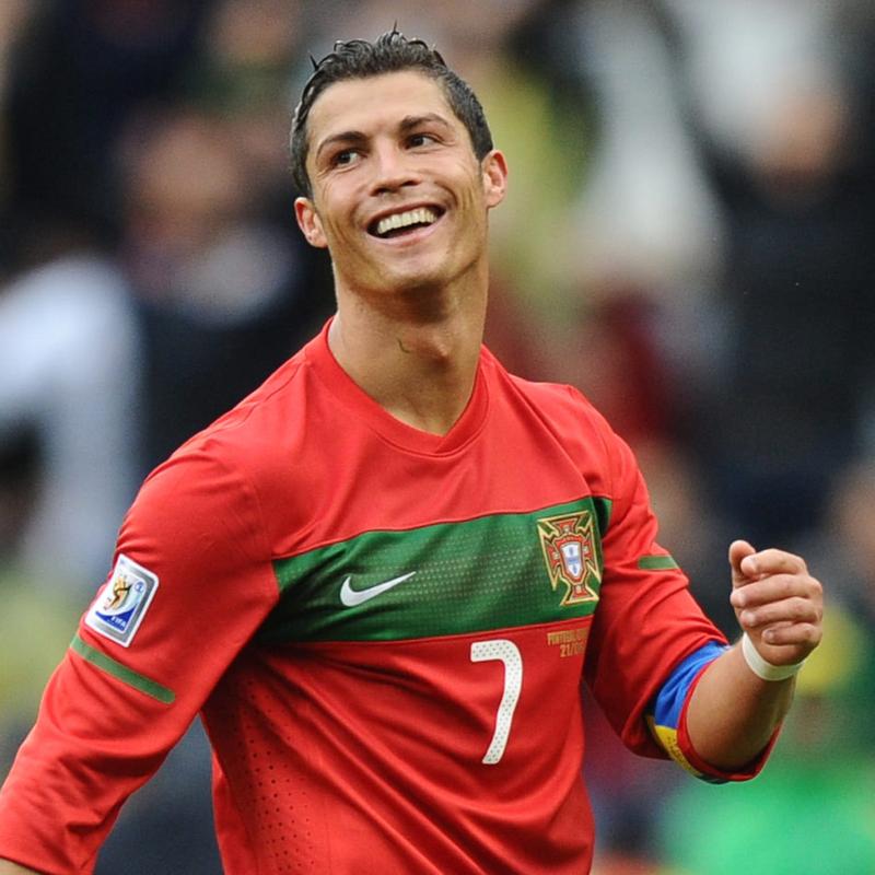 记者：莱斯特城、伊镇、巴黎FC、汉堡有意曼城边卫卡博雷