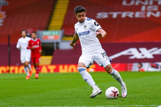 勇士险胜雄鹿喜忧参半：霍福德梅尔顿表现出色，巴特勒关键时刻挺身而出