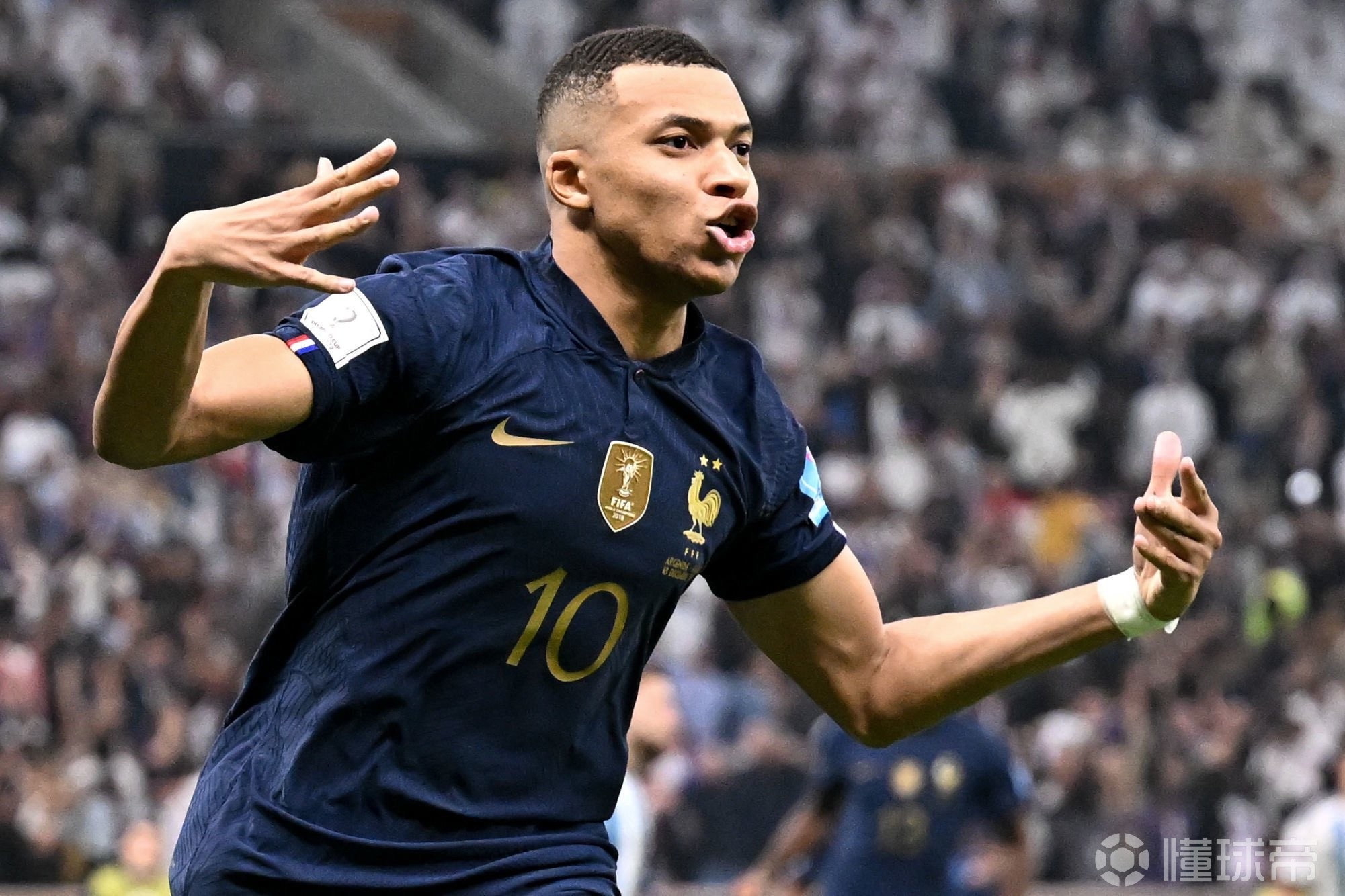 21-2！东契奇爆发连得12分，主场球迷呼喊MVP，角色球员也十分给力